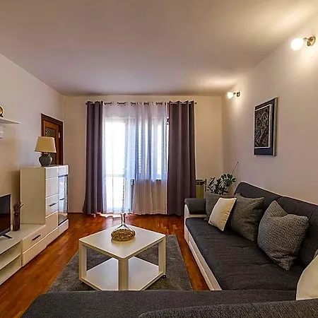 Hotel 1202